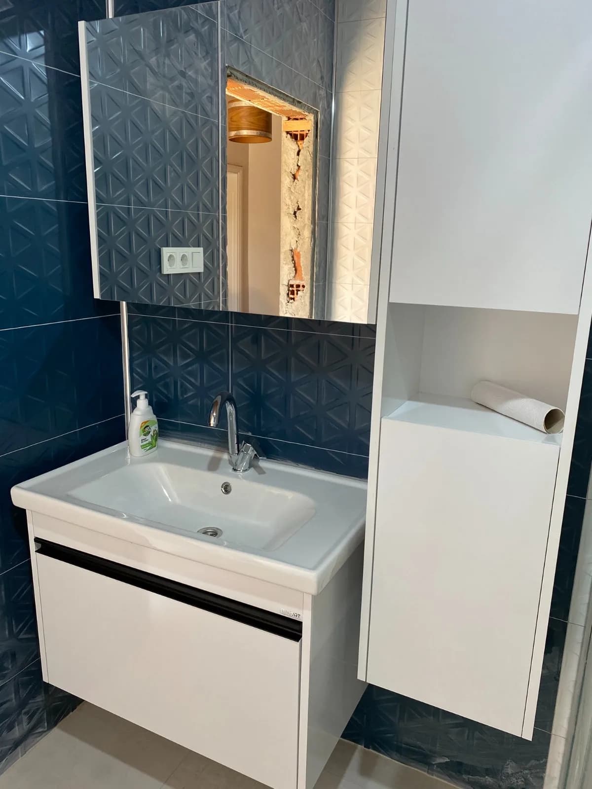 Tezgâh altı lavabo dolabı ve aynalı dolap